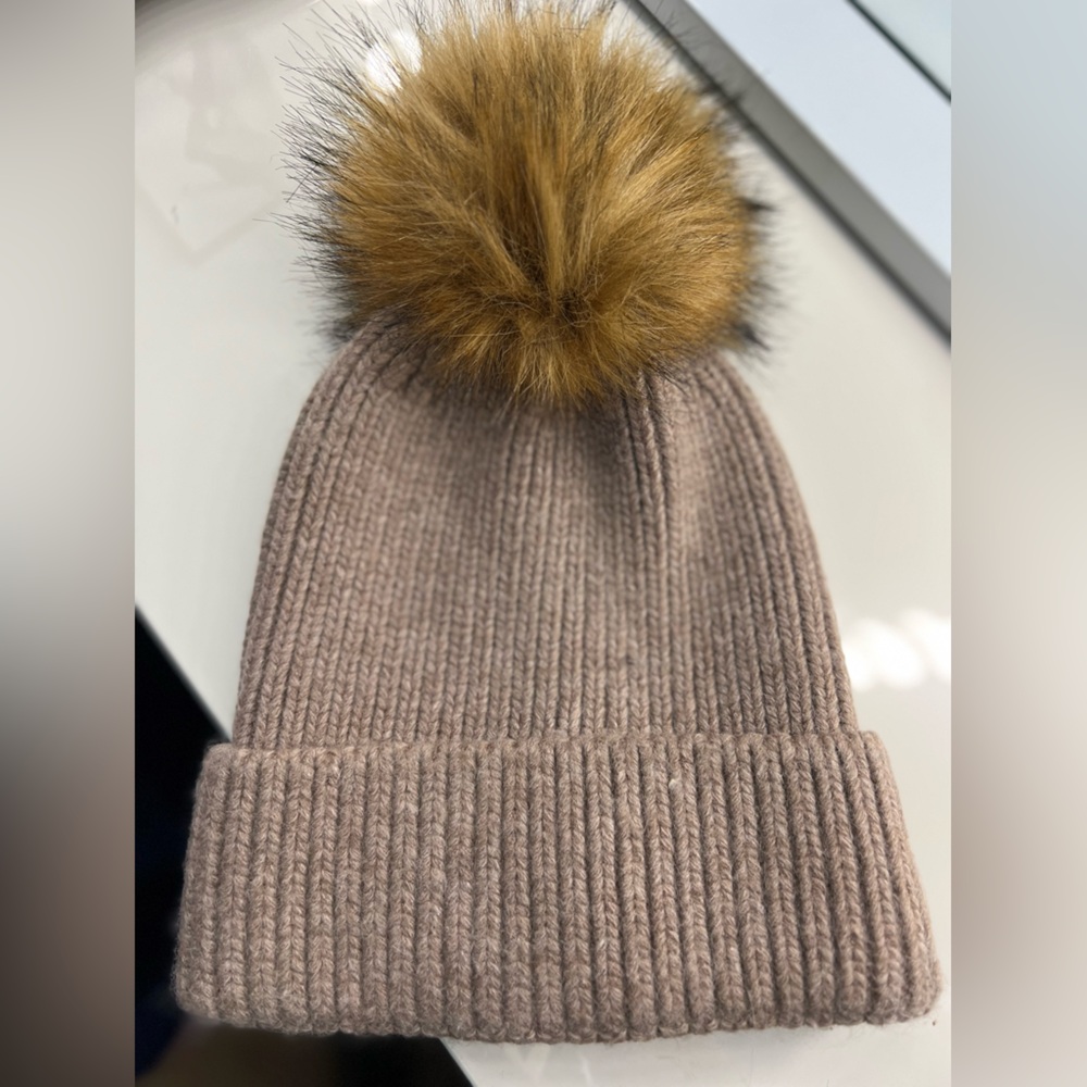 NORLA CANADA Women’s Brown/Camel Cable Knit Ribbed Hat/Beanie- one size